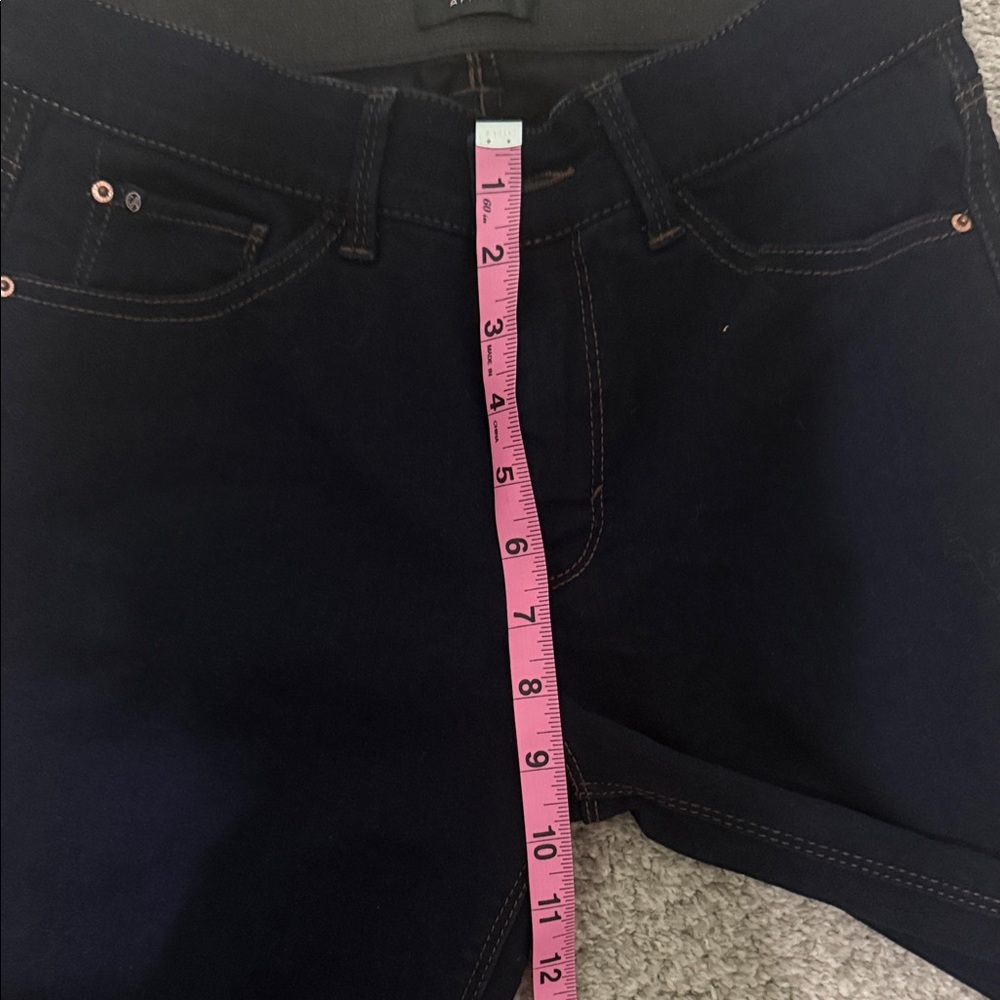 Elegant Black Skinny Dark Denim Jeans for Women - Picture 4 of 7